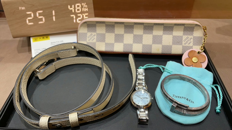 Gucci Tiffany Louis Vuitton citizen　ペンケース　時計　アクセサリー　